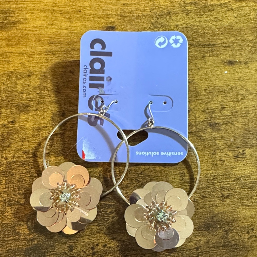 Claire's Gold Floral Hoop Earrings